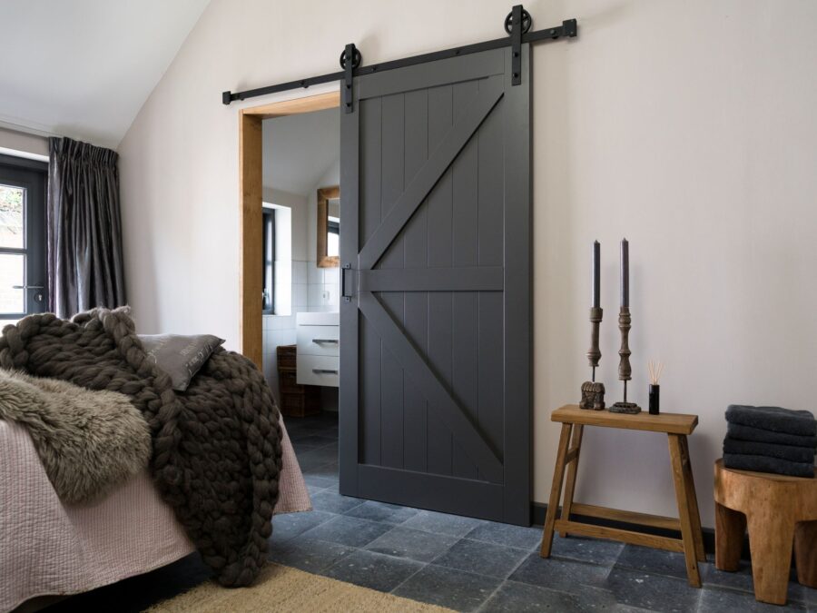Weekamp houten Hoeve binnendeuren met schuifdeursysteem voor in de slaapkamer