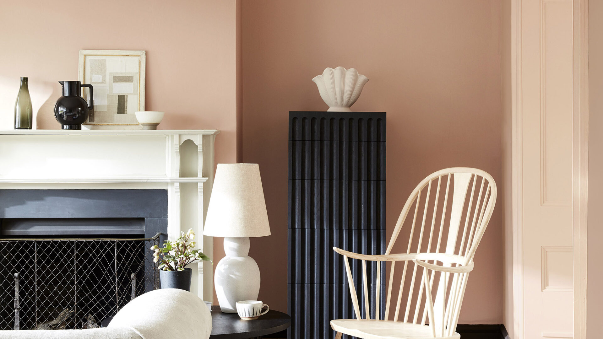 Little Greene verf Masquerade Family - warme muurverf voor in de woonkamer