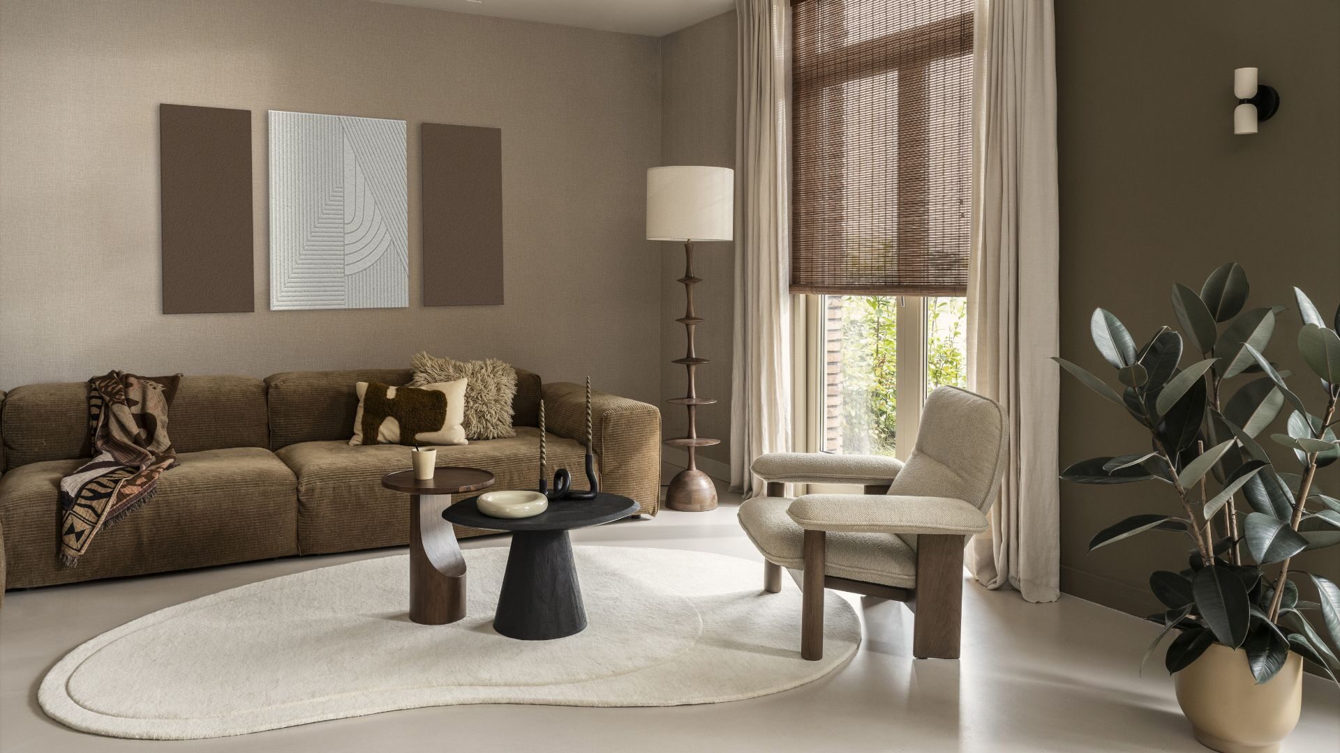 Geweven hout vouwgordijnen bruin in japandi woonkamer