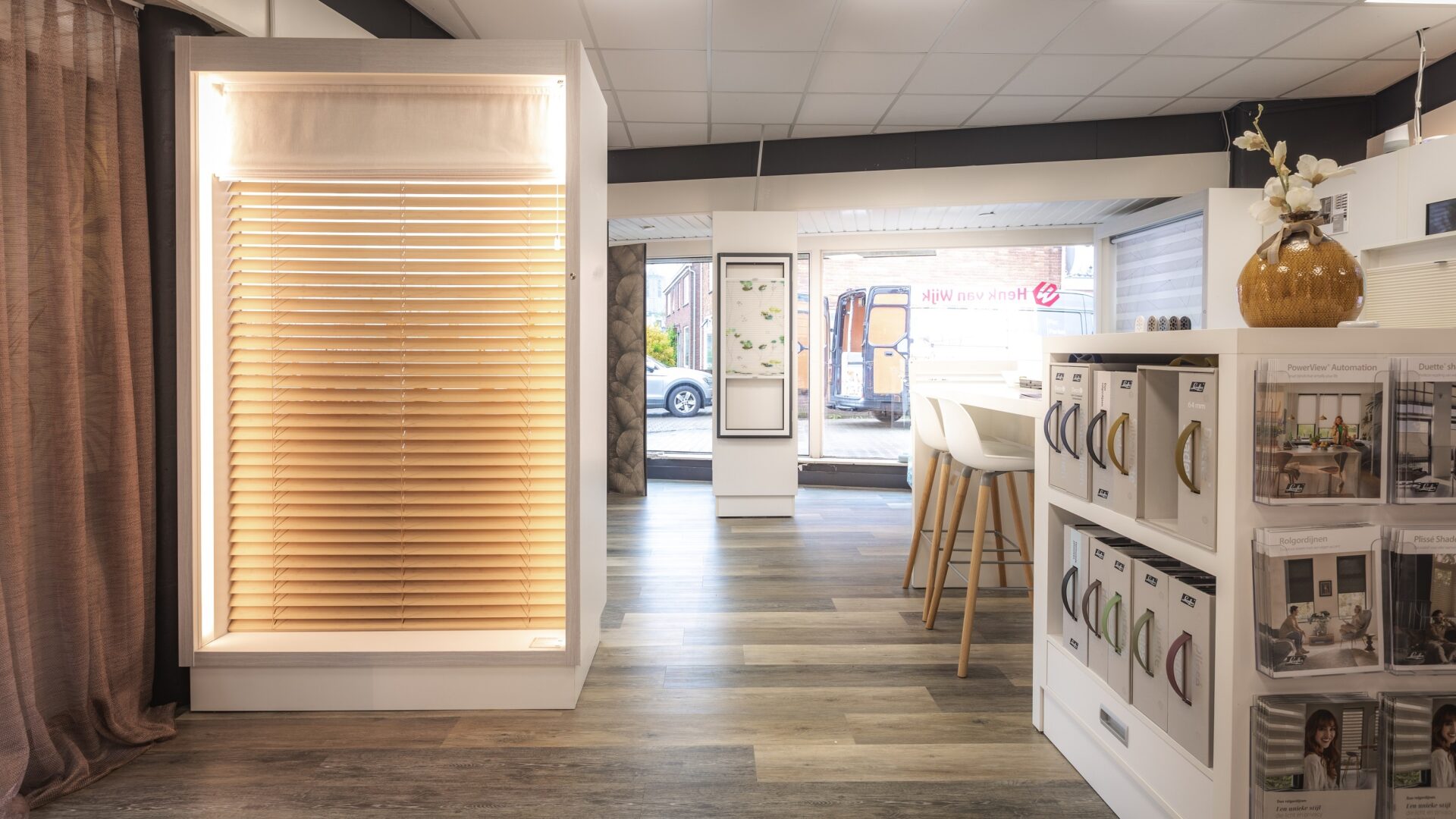 Raamdecoratie bij Thuisin Henk van Wijk