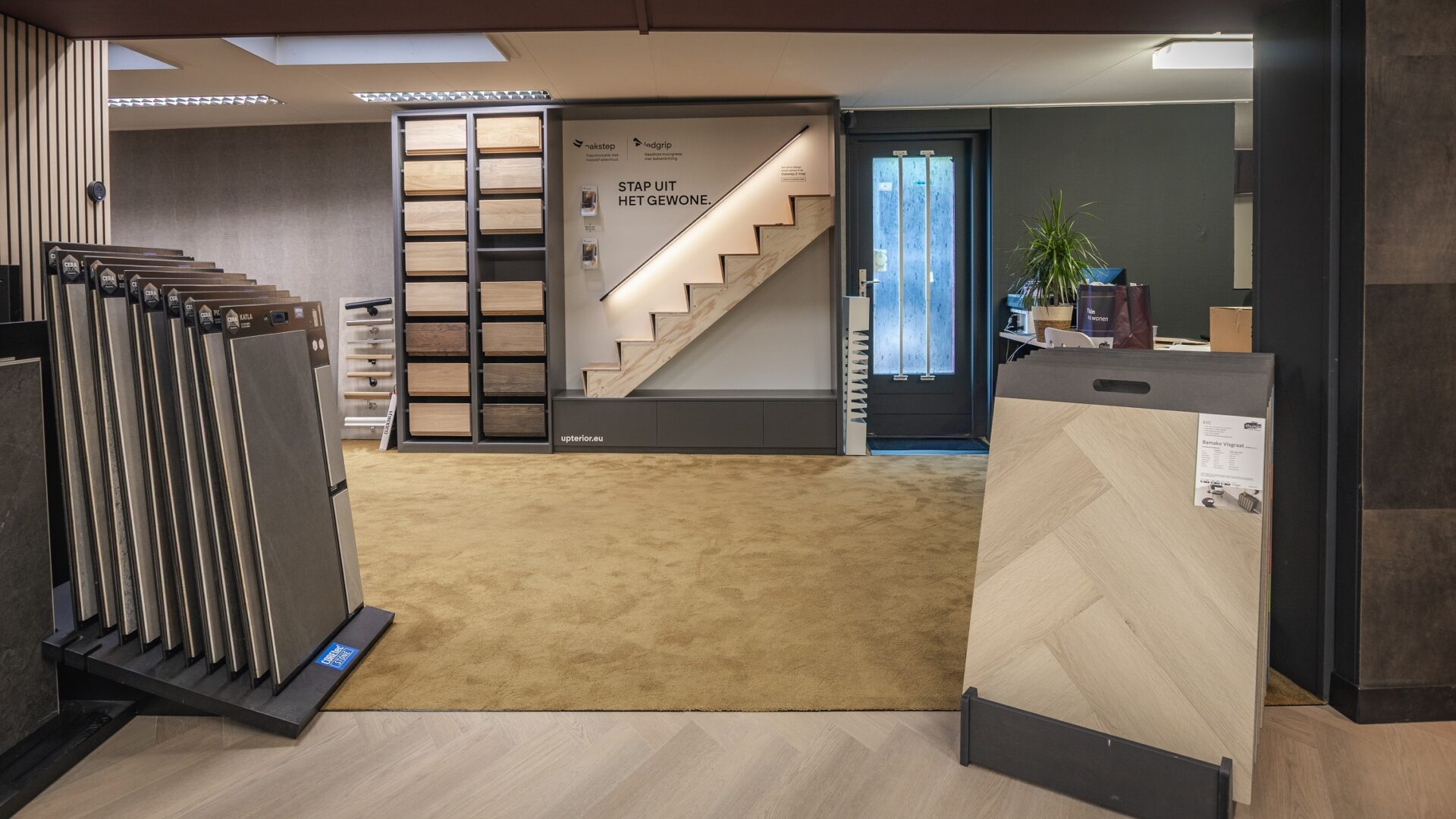 Trappen bij Thuisin henk van Wijk in de winkel