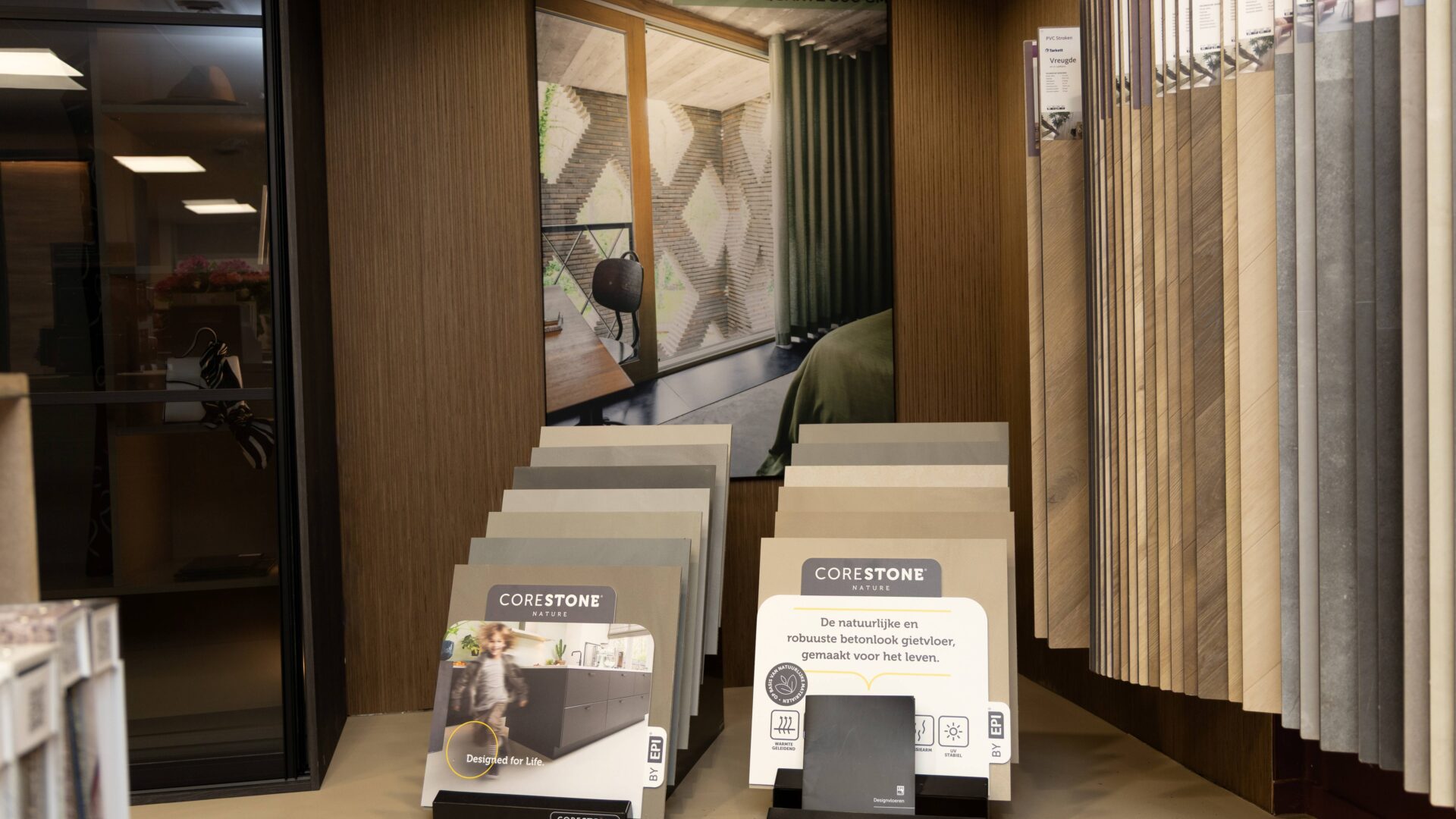 Binnenkant van de winkel Schokker