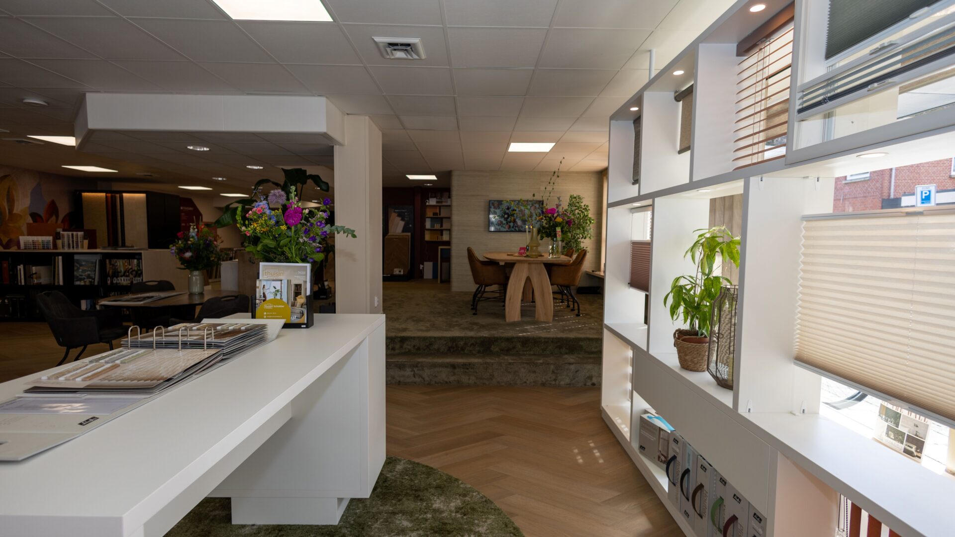 Binnenkant van de winkel Schokker