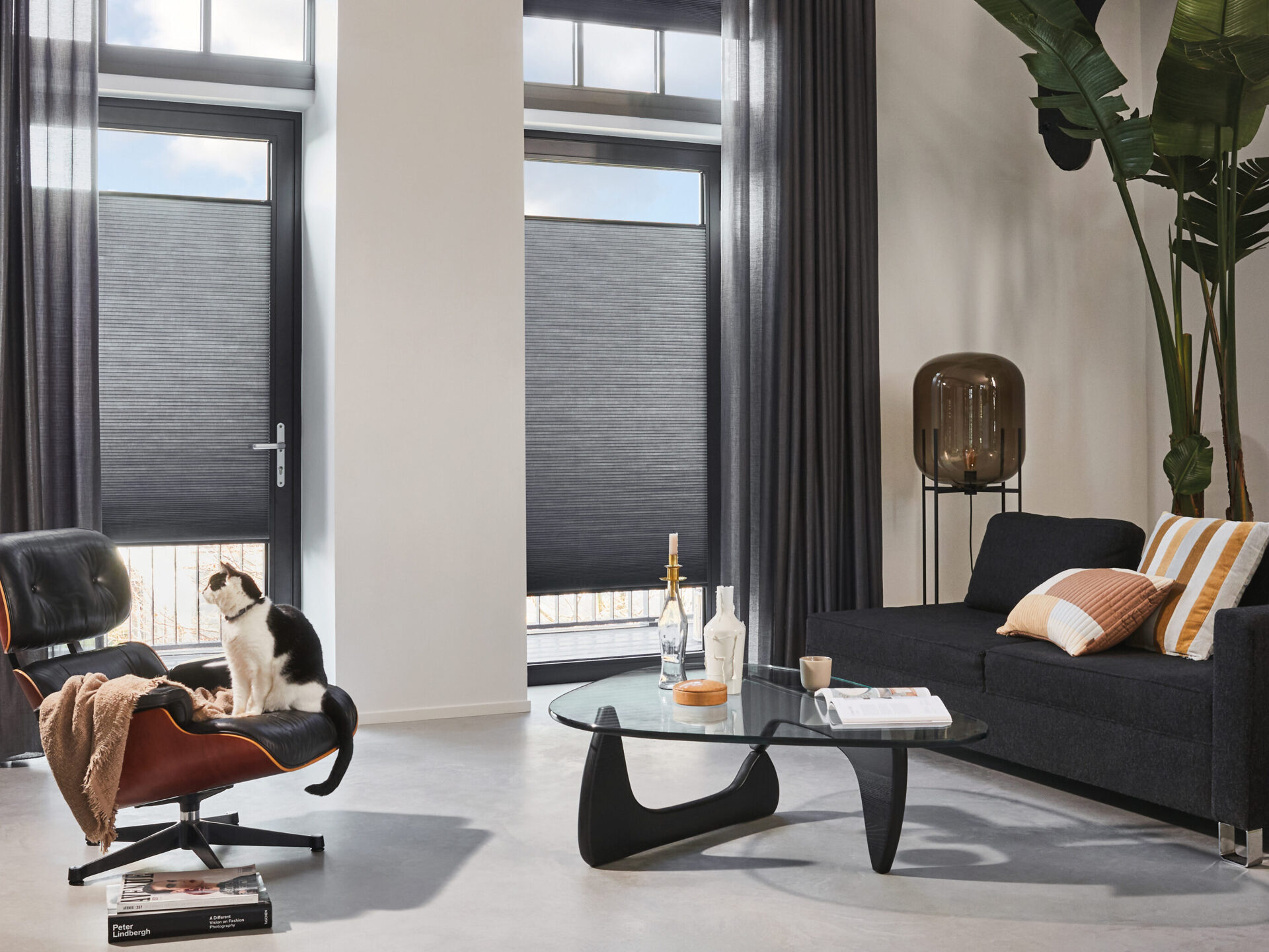 Gordijnen en raamdecoratie in de woonkamer