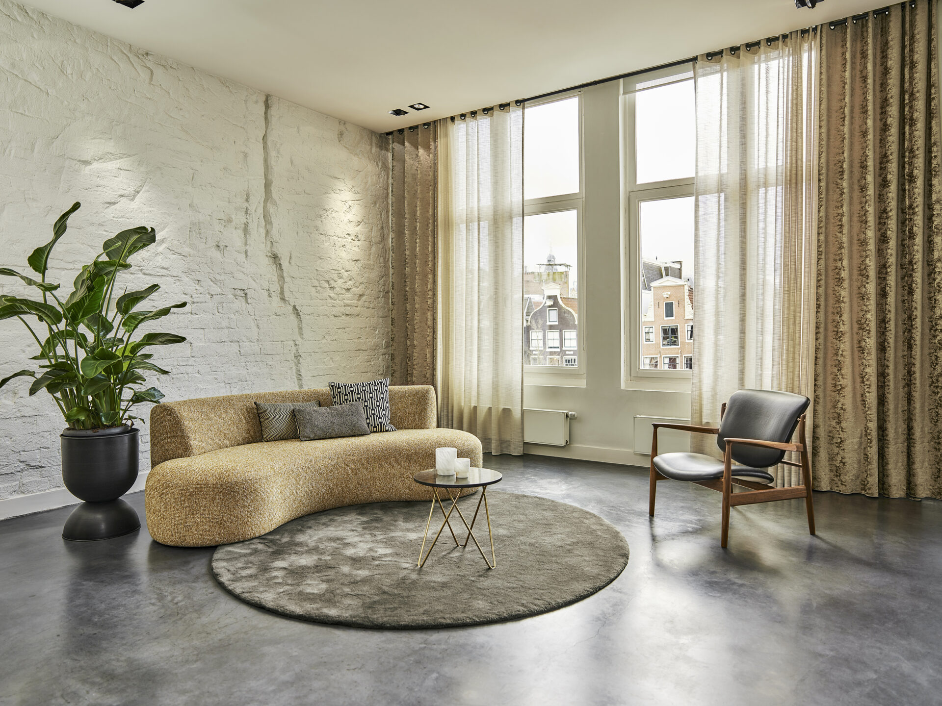 Bruintint vitrages in woonkamer