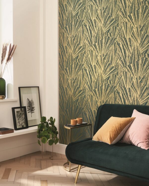 Trendy woonkamer met botanisch Casadeco behang en veel groenaccenten. Thuisin
