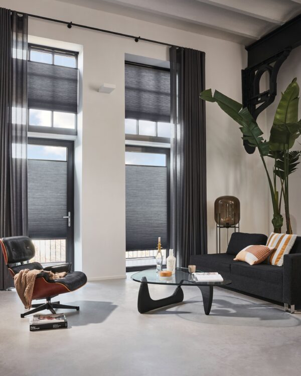 Moderne woonstijl bij Thuisin - Luxaflex® Duette® shades
