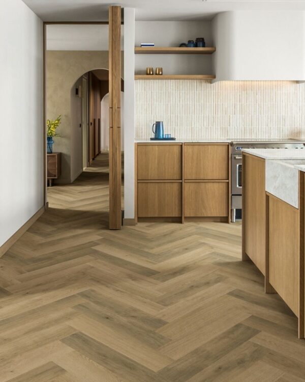 Gebrande Eik Visgraat Laminaat Quick-Step in keuken