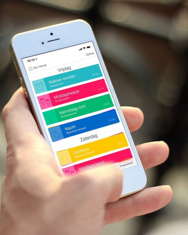 Slimmer wonen - elektrische raamdecoratie en gordijnen bij Thuisin