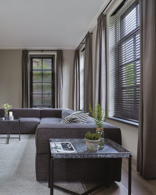 Zwarte houten jaloezieën Multisol