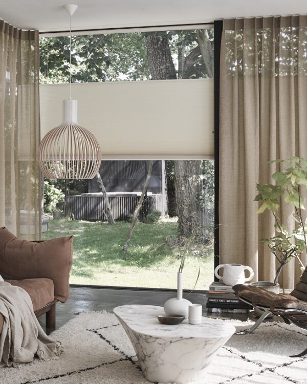 Inbetween gordijnen van Toppoint gecombineert met plissés