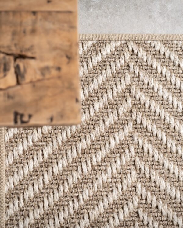 Vloerkleed van Cunera met patroon