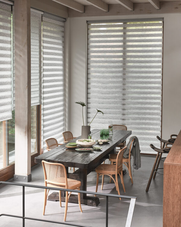 Multishades van Luxaflex voor in de eetkamer