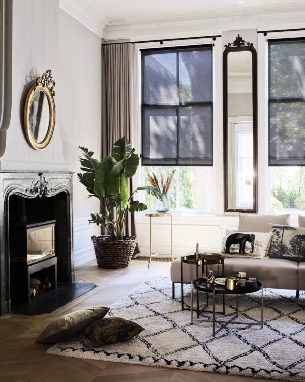 Rolgordijn bece zwart woonkamer