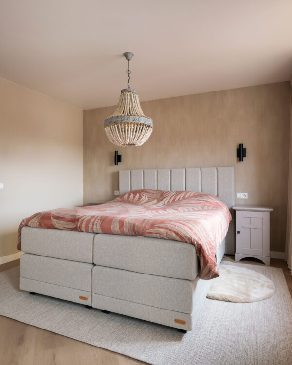 Slaapkamer Ouderkerk aan de IJssel in beigetinten