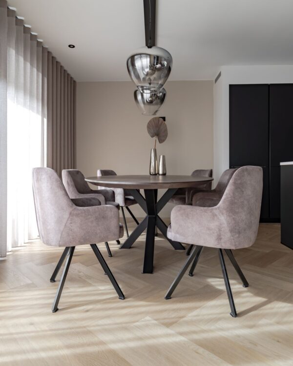 PVC-visgraatvloer Seine in de kleur TI-44642 in de eetkamer