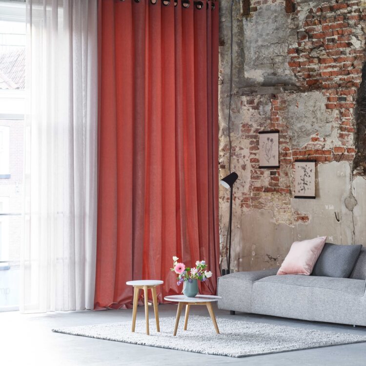 Roze gordijnen bij Thuisin