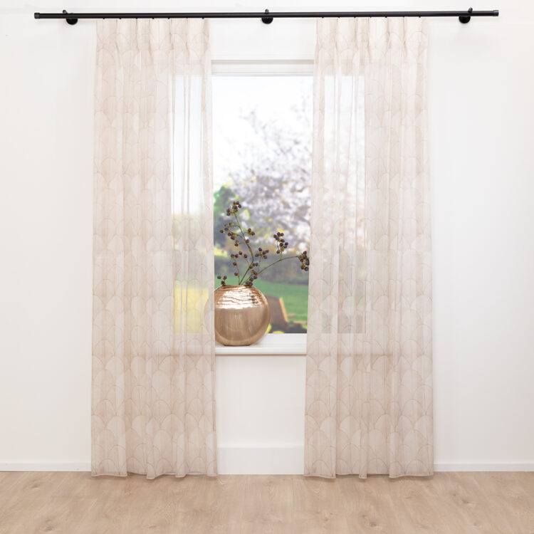 Wit, stijlvol vitrage-gordijn van Vriesco