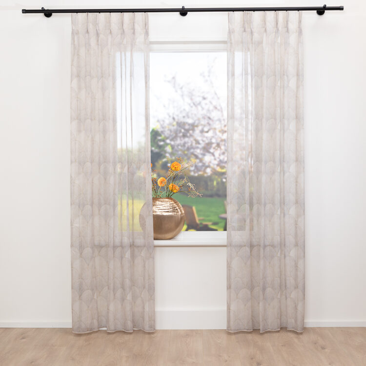 Wit, stijlvol vitrage-gordijn van Vriesco