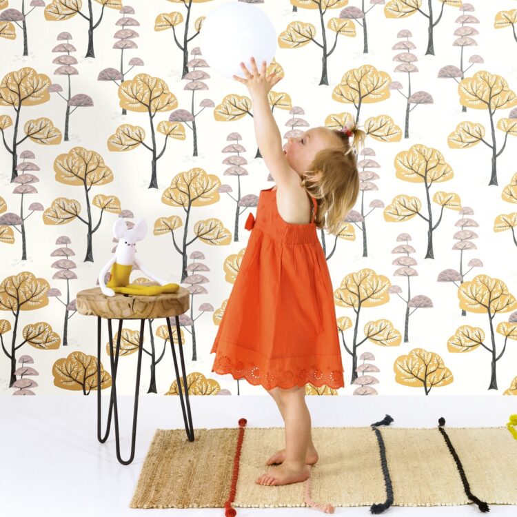 Kinderkamer met jungle behang in natuurlijke kleuren