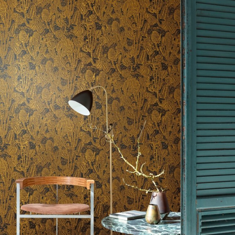 Behang Masureel Havana oker goud planten kamer