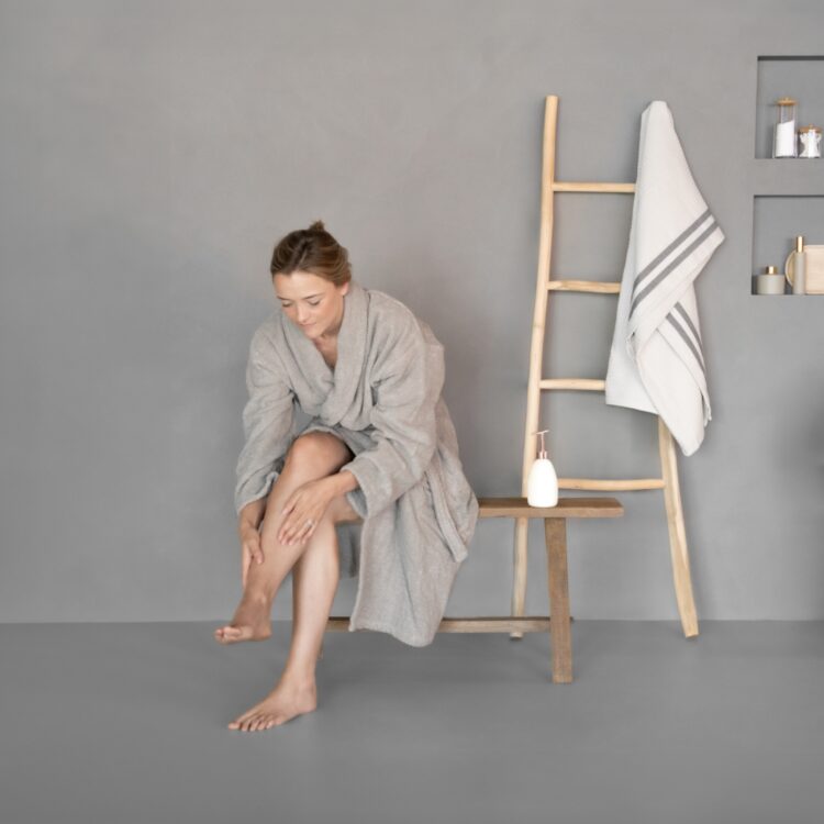 badkamer met betoncomposiet wandbekleding EPI in scandinavische stijl.