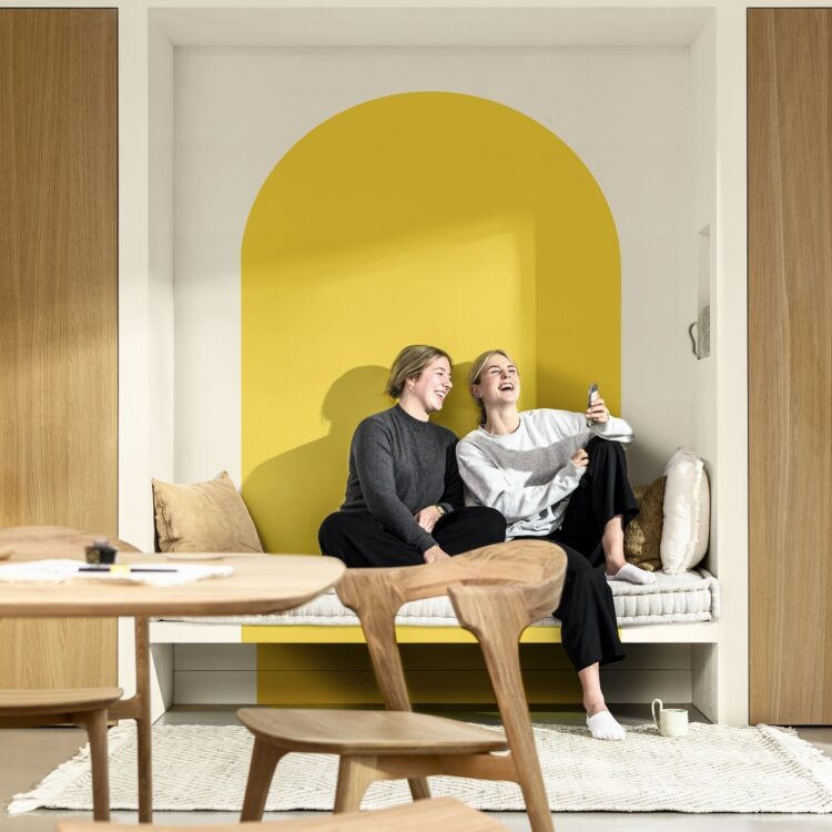 Sfeerfoto van met Flexa kleur van 2025 - true joy