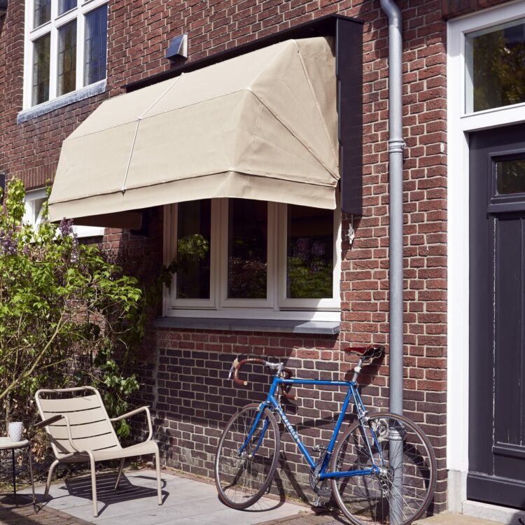 Luxaflex Beige Markiezen Zonwering