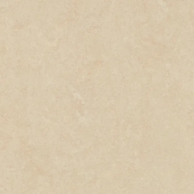 Close-up van Marmoleum Fresco Arabian Pearl, lichtbeige vloer met warme, zachte marmering