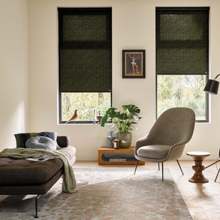 Luxaflex®Rolgordijnen in de woonkamer