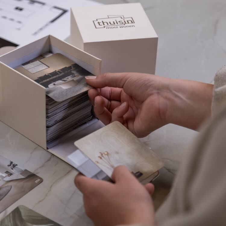 Mooi Wonen Box van Thuisin met inspiratiekaarten voor het ontdekken van jouw woonstijl.