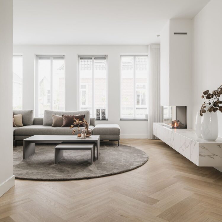 PVC-visgraatvloer Seine in de kleur TI-44642 in de woonkamer