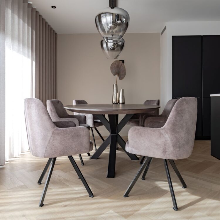 PVC-visgraatvloer Seine in de kleur TI-44642 in de eetkamer