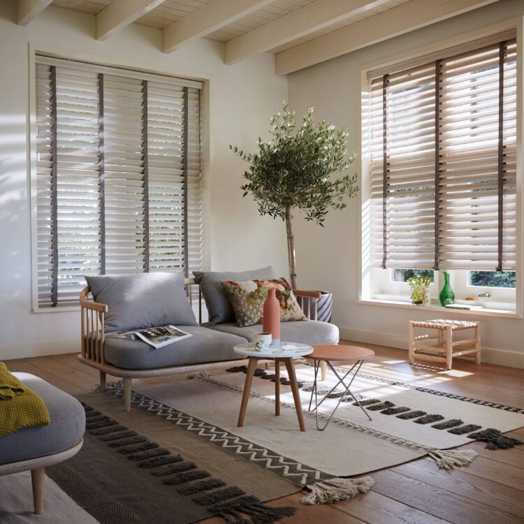 Luxaflex raamdecoratie in woonkamer