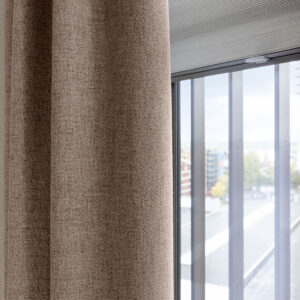 Close-up van Vadain gordijn in de woonkamer